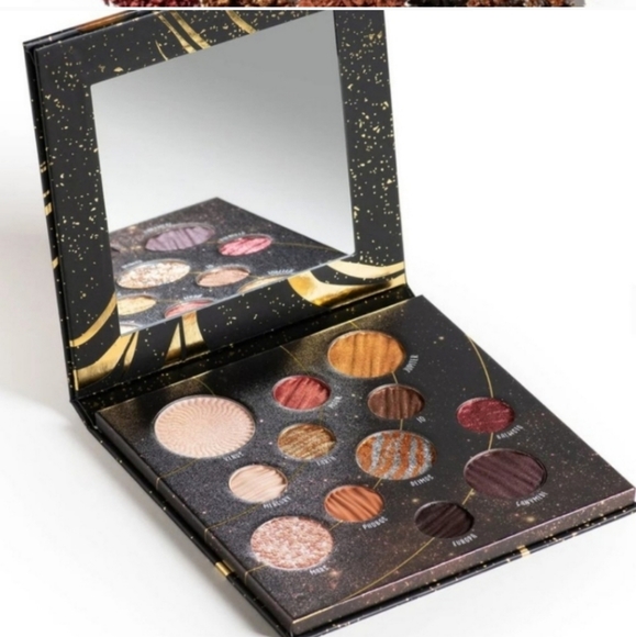 ❗gone❗Dito Cosmetics Venus Palatte Limited Edition - Picture 2 of 8